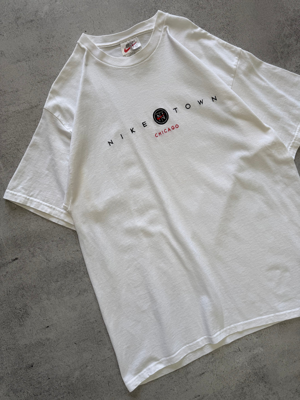 Nike Town Chicago T-shirt - L