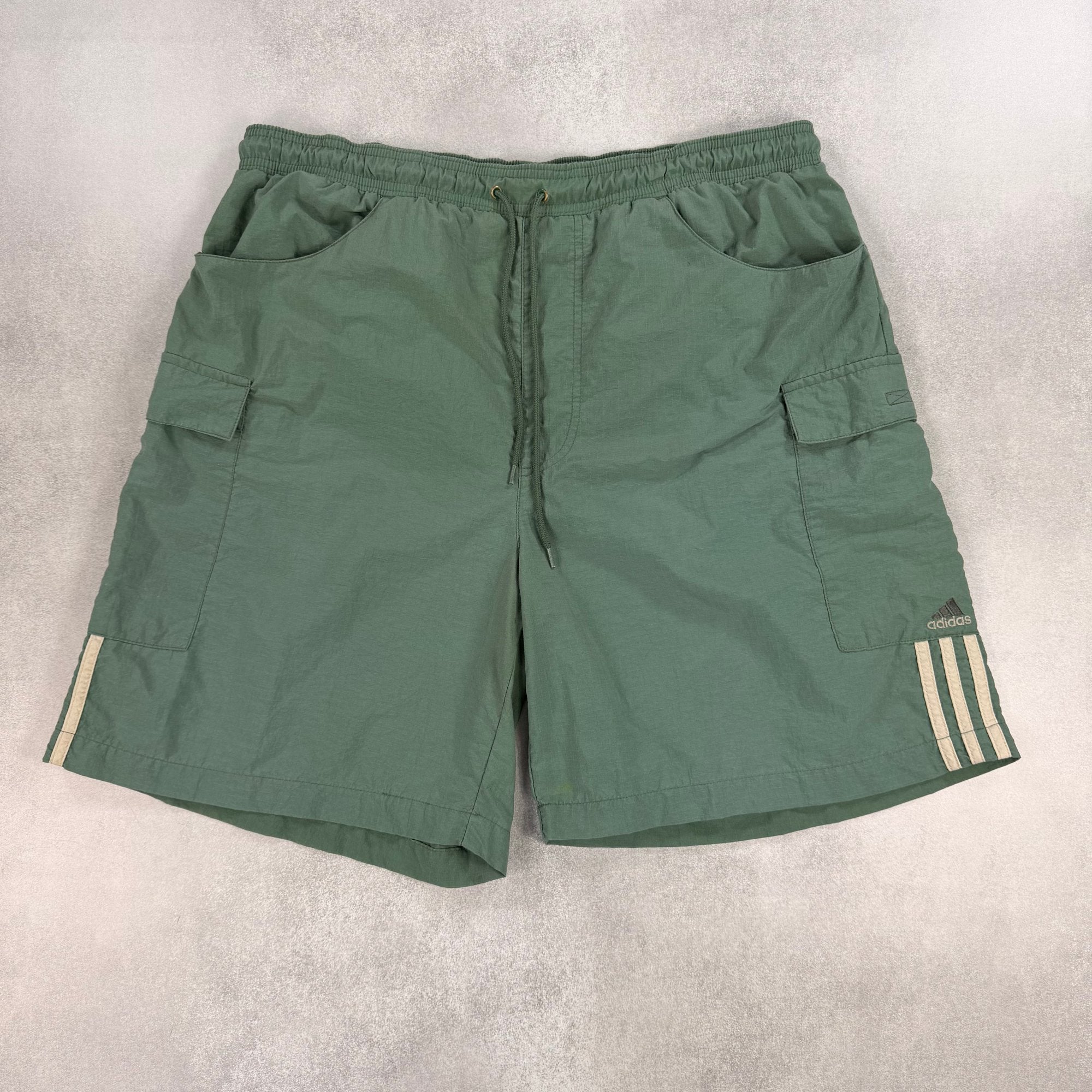 Adidas Cargo Shorts - L
