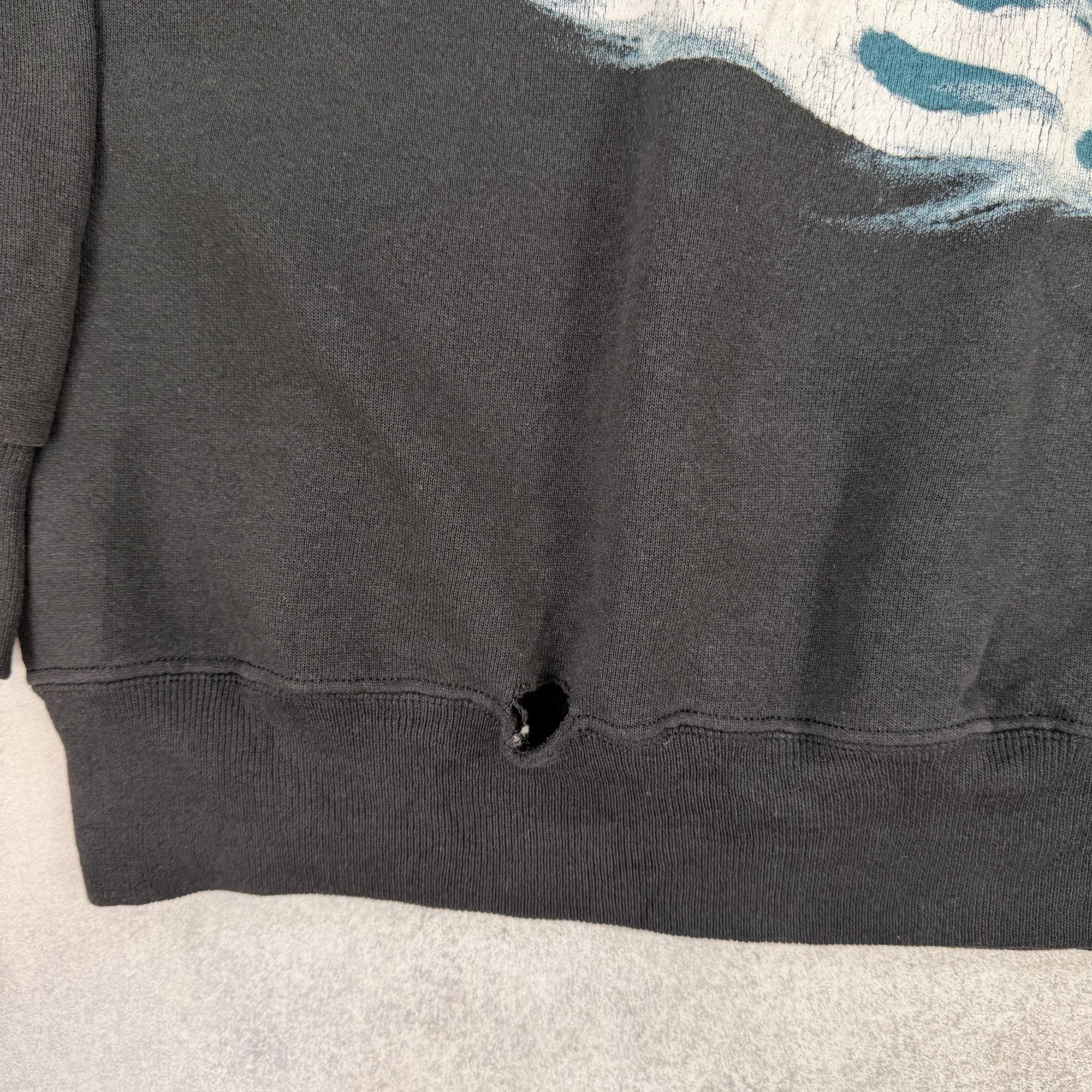 Graphic Wolf Sweatshirt - L