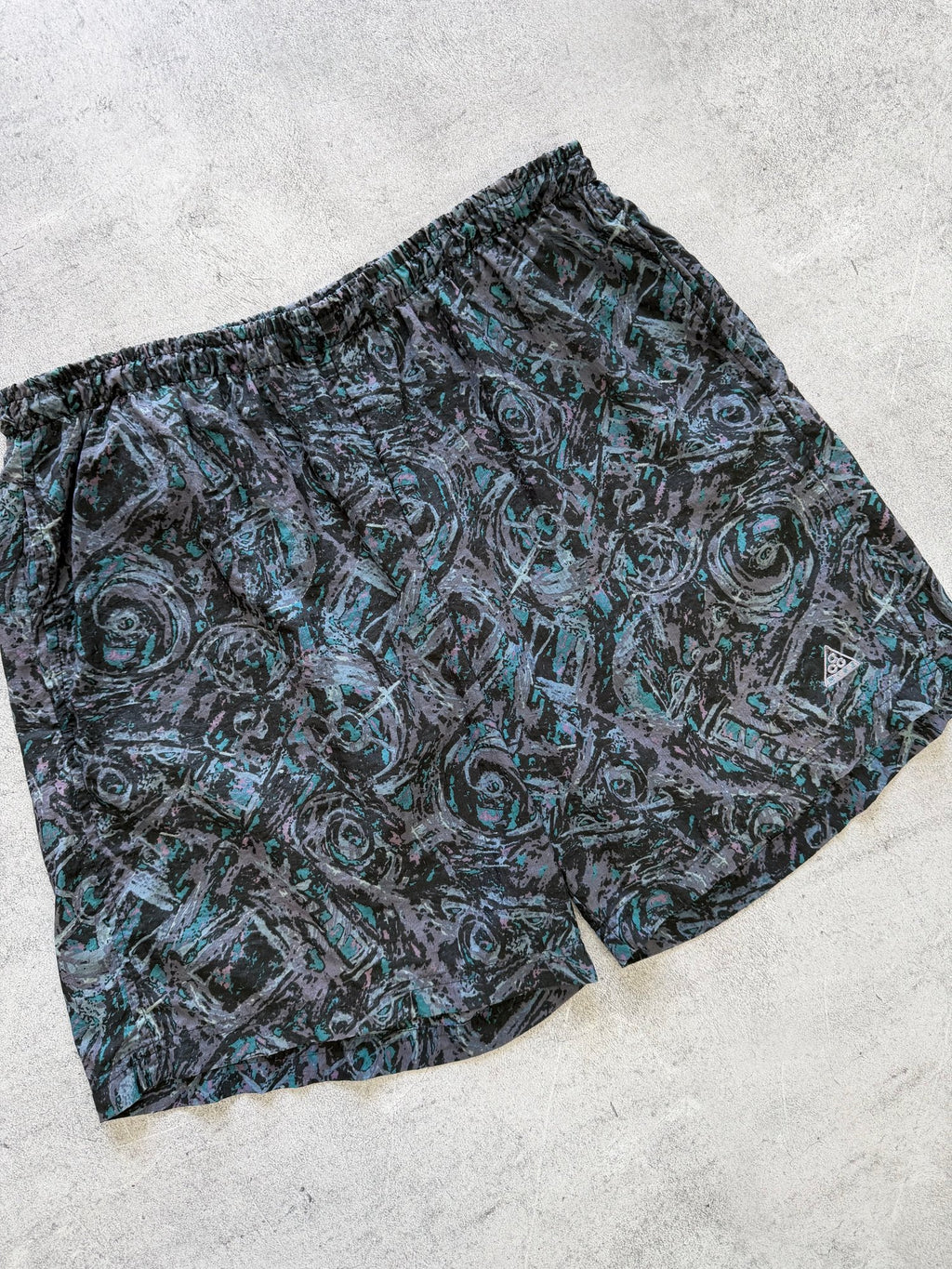 Nike ACG Patterned Shorts - M