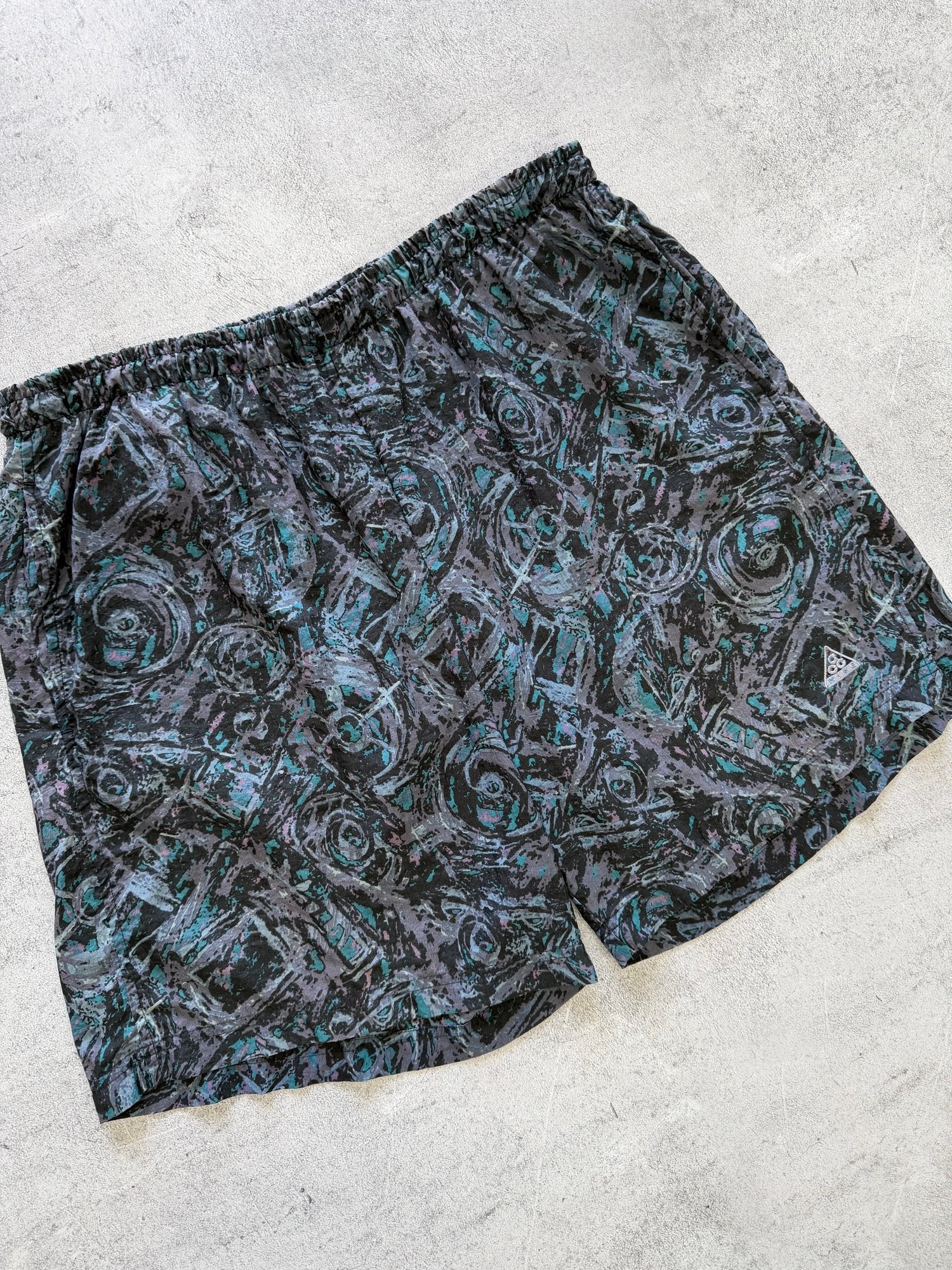 Nike ACG Patterned Shorts - M