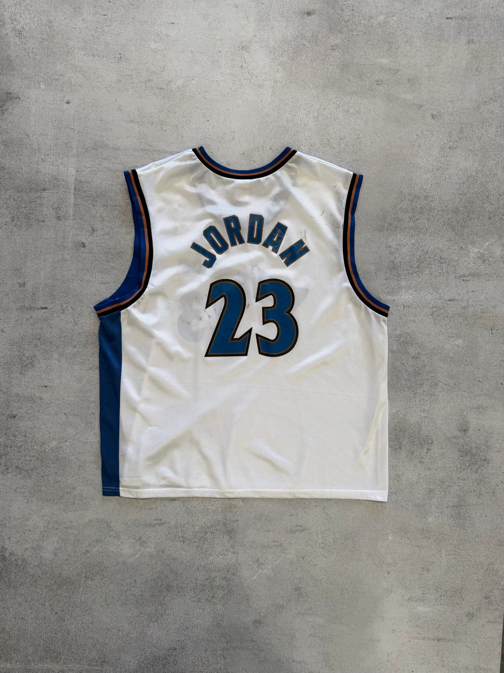 Vintage Washington Wizards Jordan 23 Jersey - L