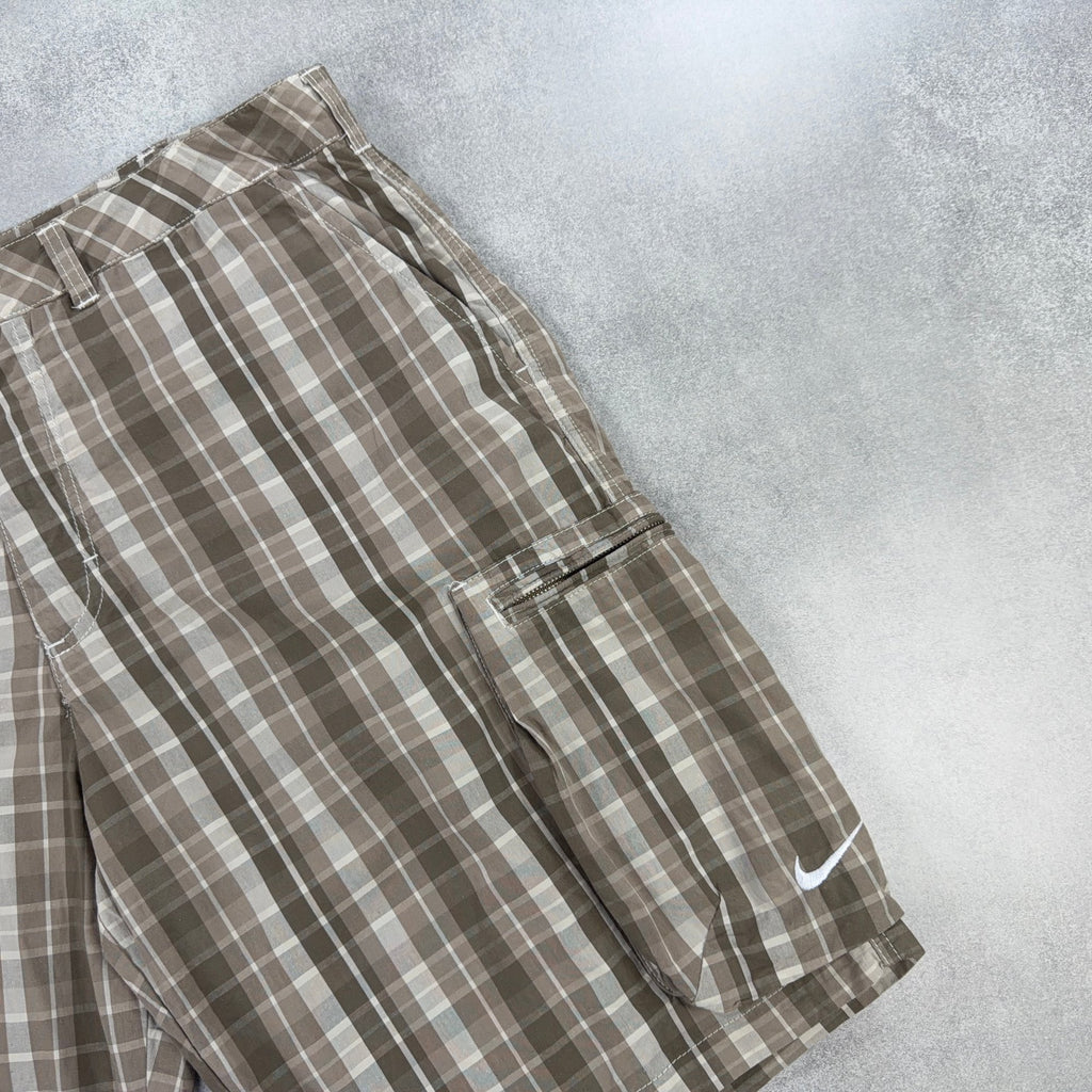 Nike Cargo Shorts - W38