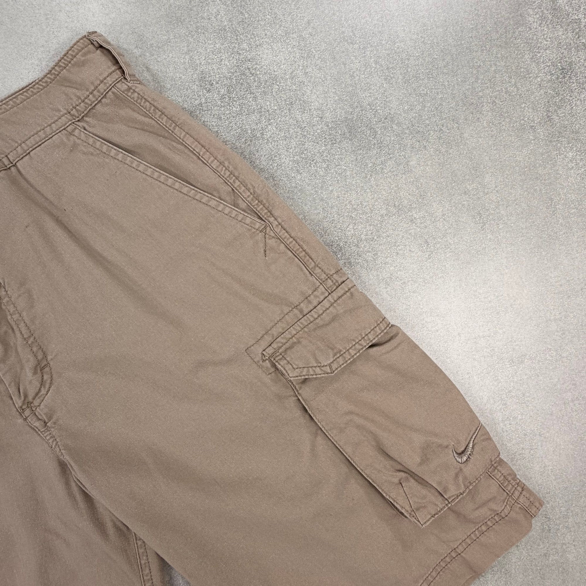 Nike Cargo Shorts - W30