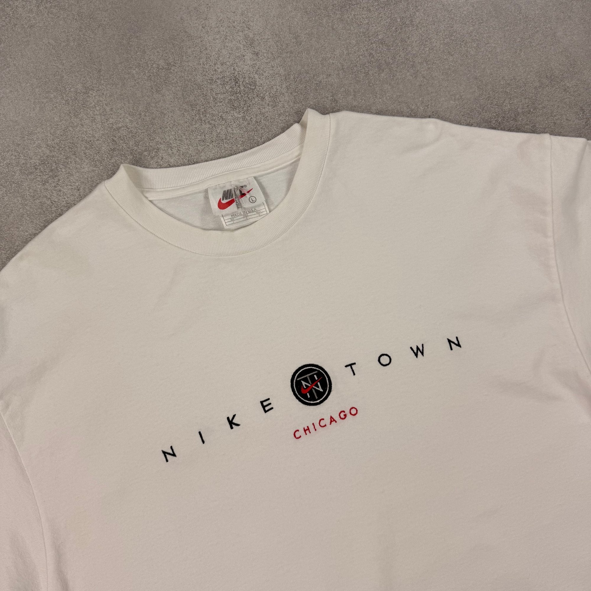 Nike Town Chicago T-shirt - L
