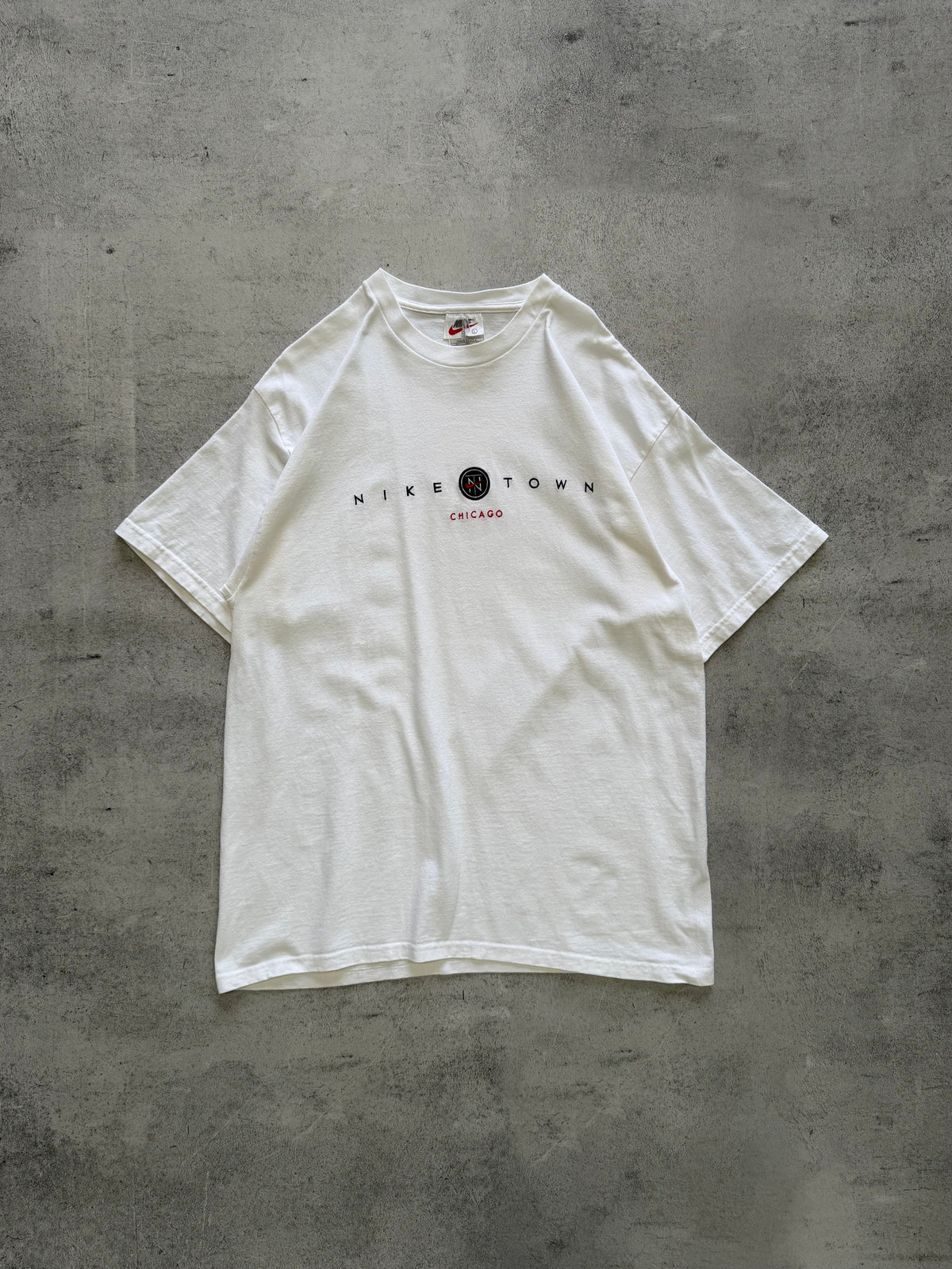 Nike Town Chicago T-shirt - L