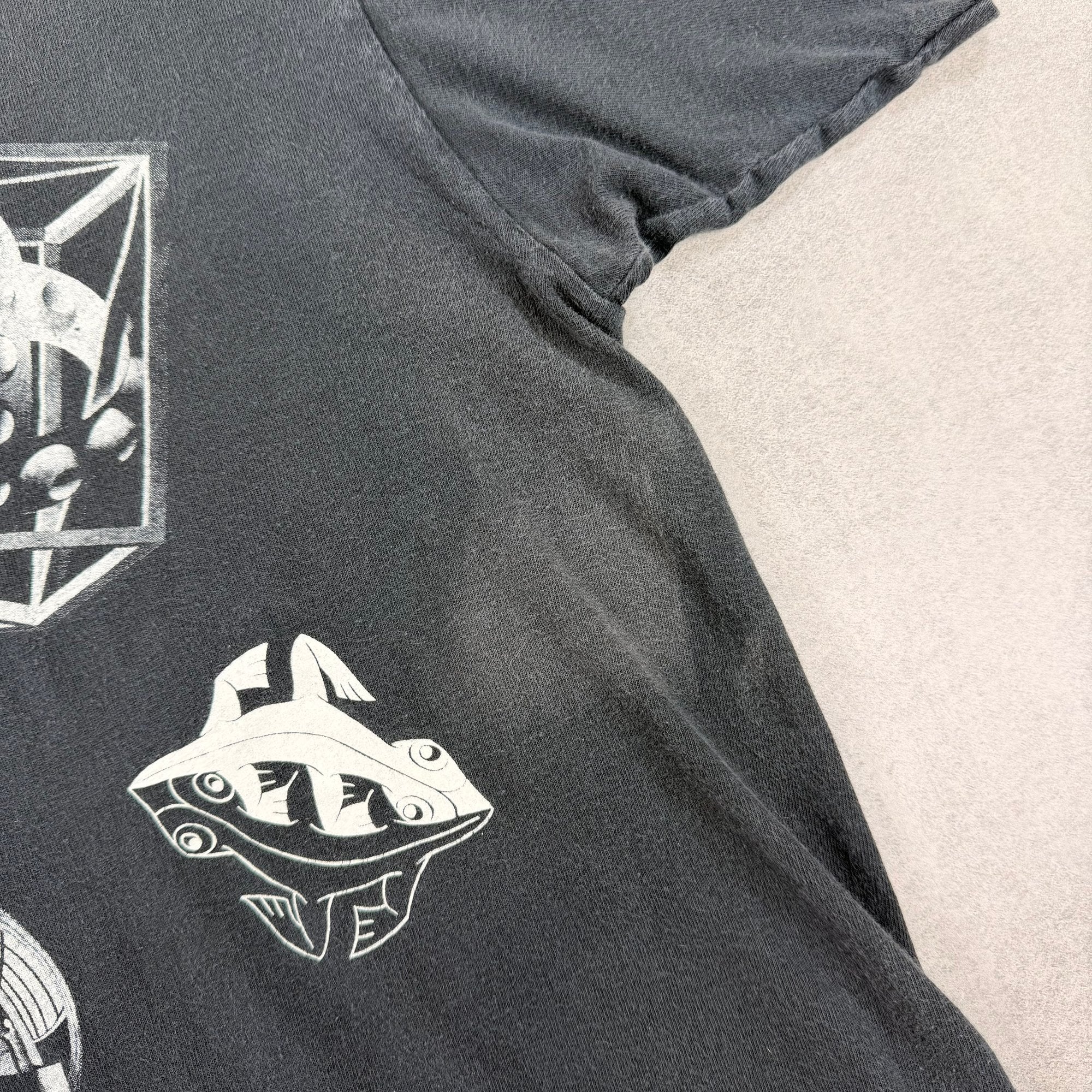Andazia Escher Graphic T-Shirt - L
