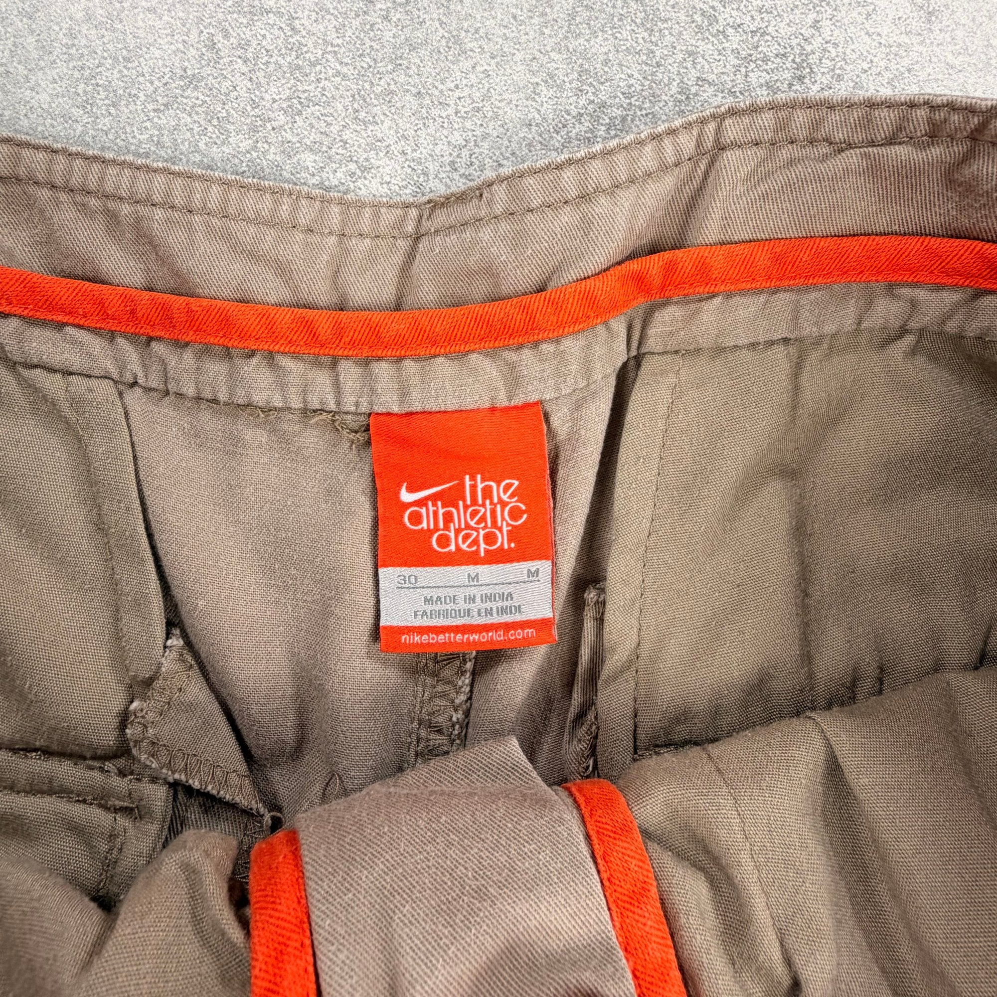 Nike Cargo Shorts - W30