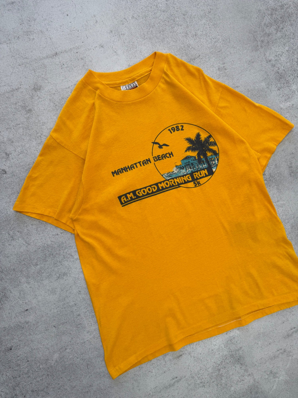 Vintage 1982 Hanes Manhattan Beach T-Shirt - M