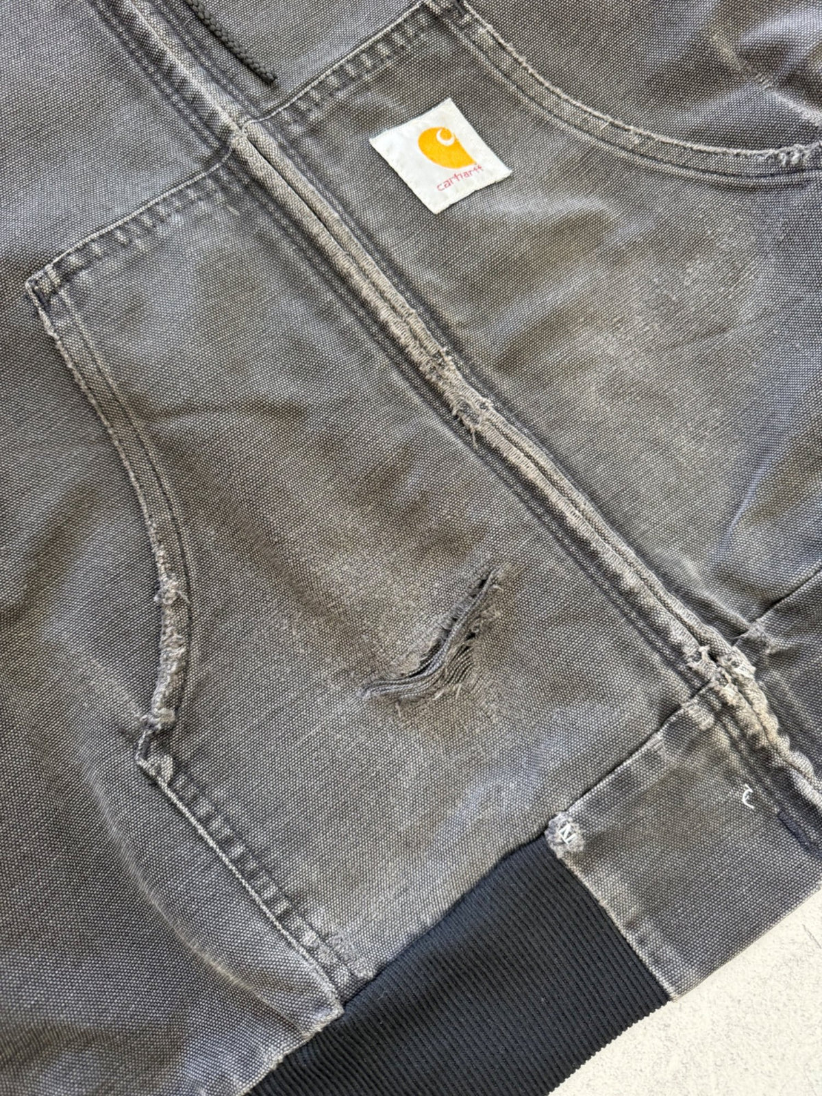 Carhartt Distressed Hooded Jacket - L