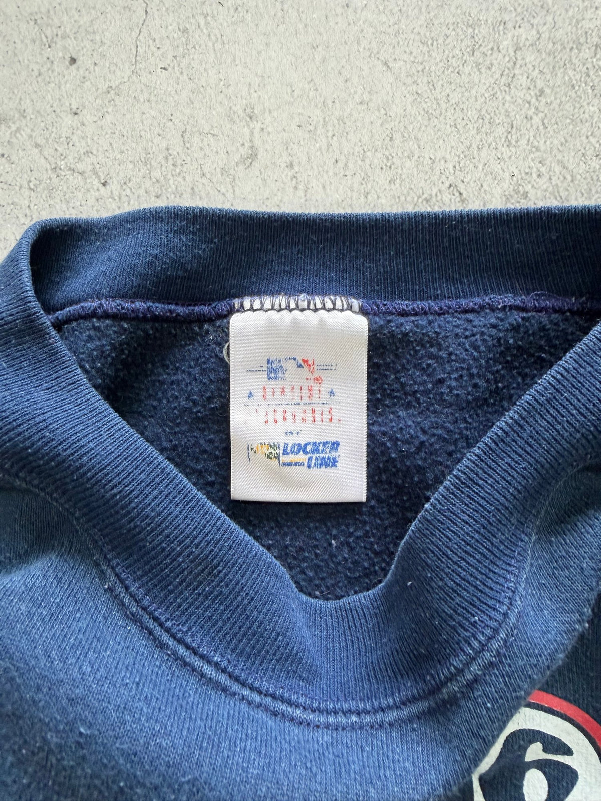 Vintage Atlanta Braves Sweatshirt - L