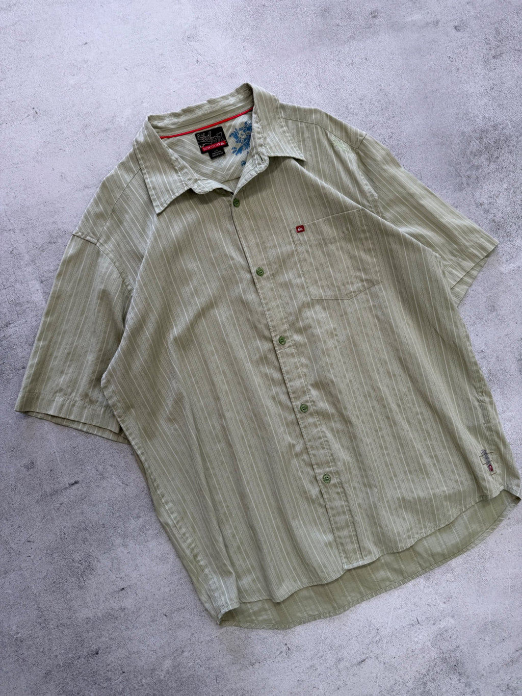 Vintage Quiksilver Short Sleeve Shirt - L