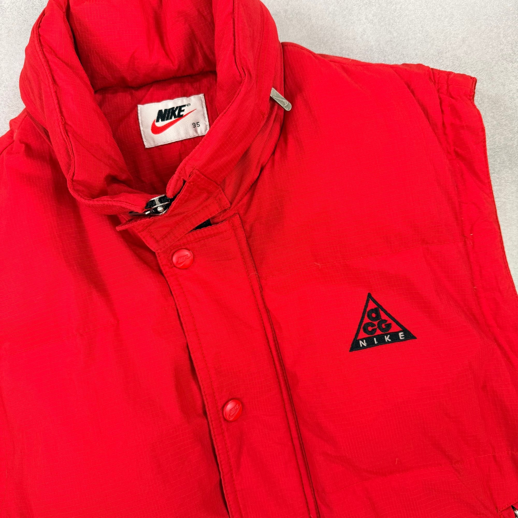 Nike ACG Red Puffer Vest - S