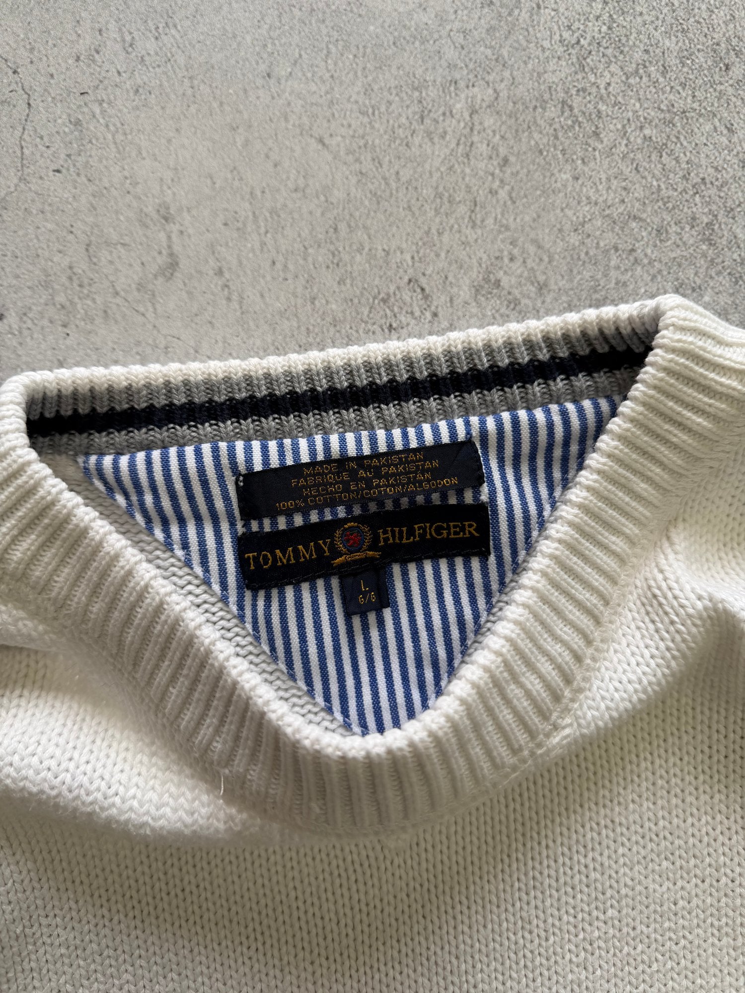Vintage Tommy Hilfiger Logo Sweater - L
