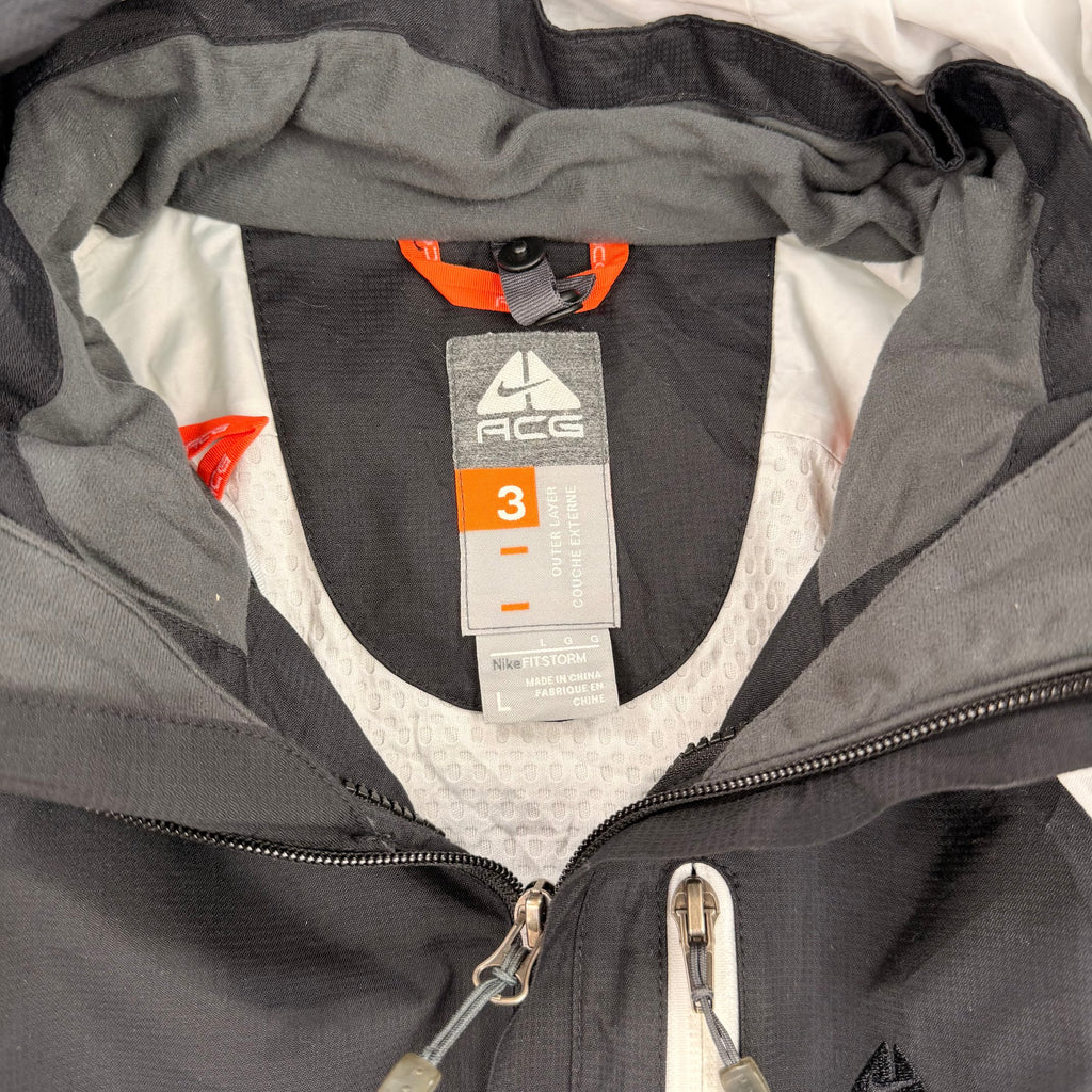 Nike ACG Outdoor Jacket - L