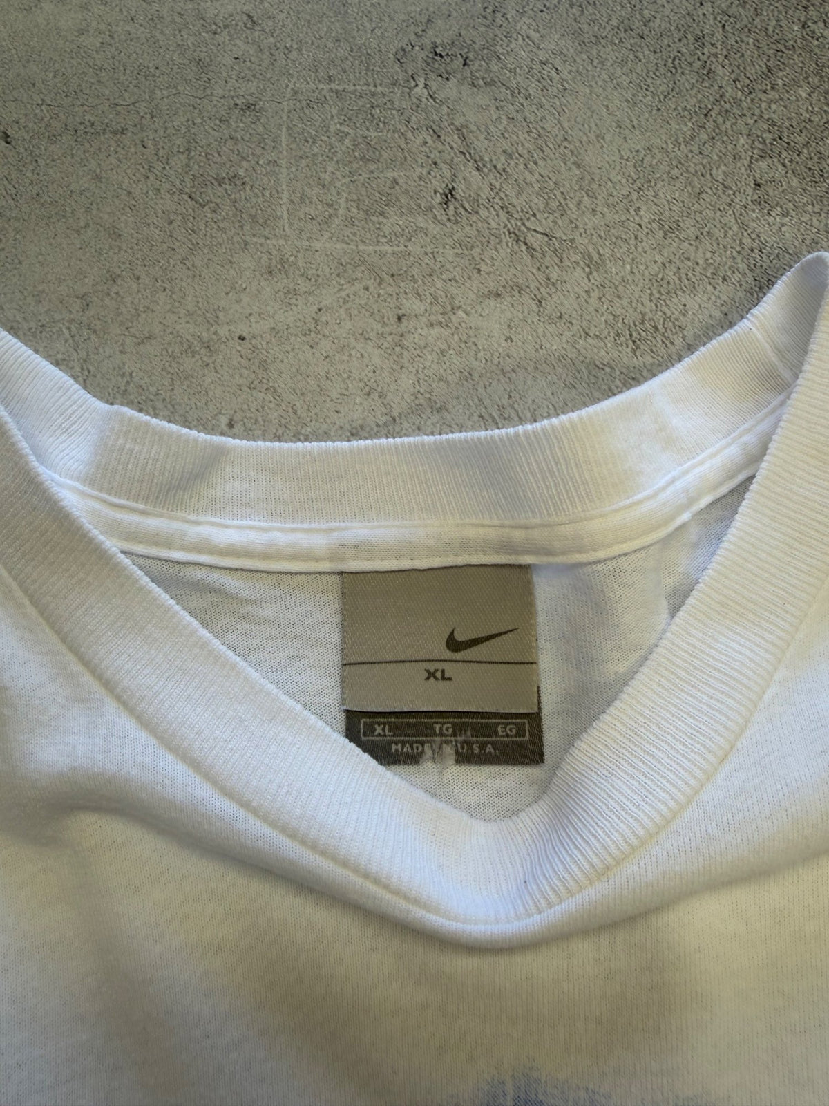 Nike Long Sleeve T-shirt Globe Graphic - XL