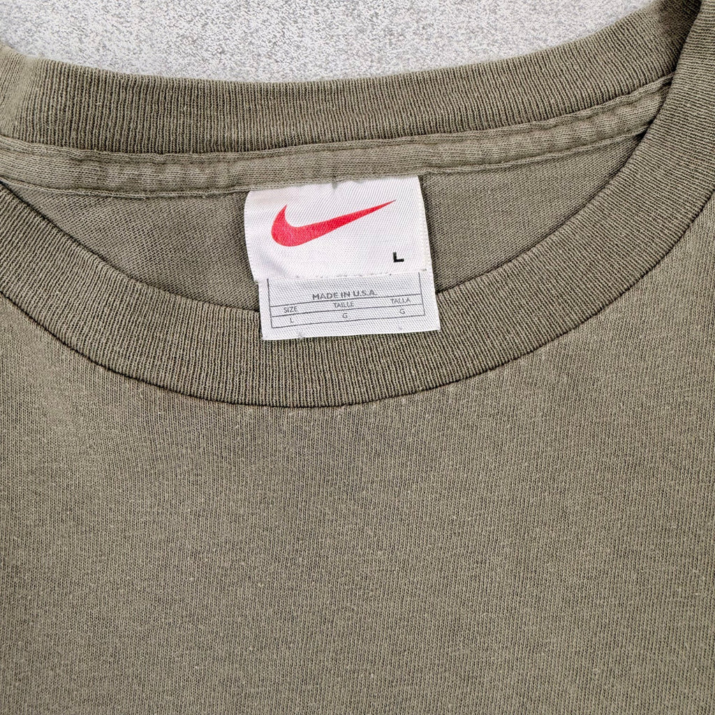 Nike T-Shirt - L