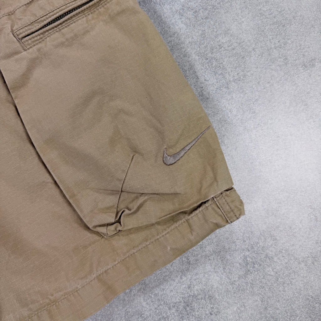 Nike Cargo Shorts - W32
