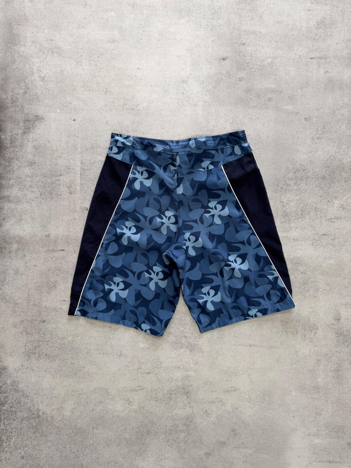 Nike Floral Pattern Boardshorts - W38
