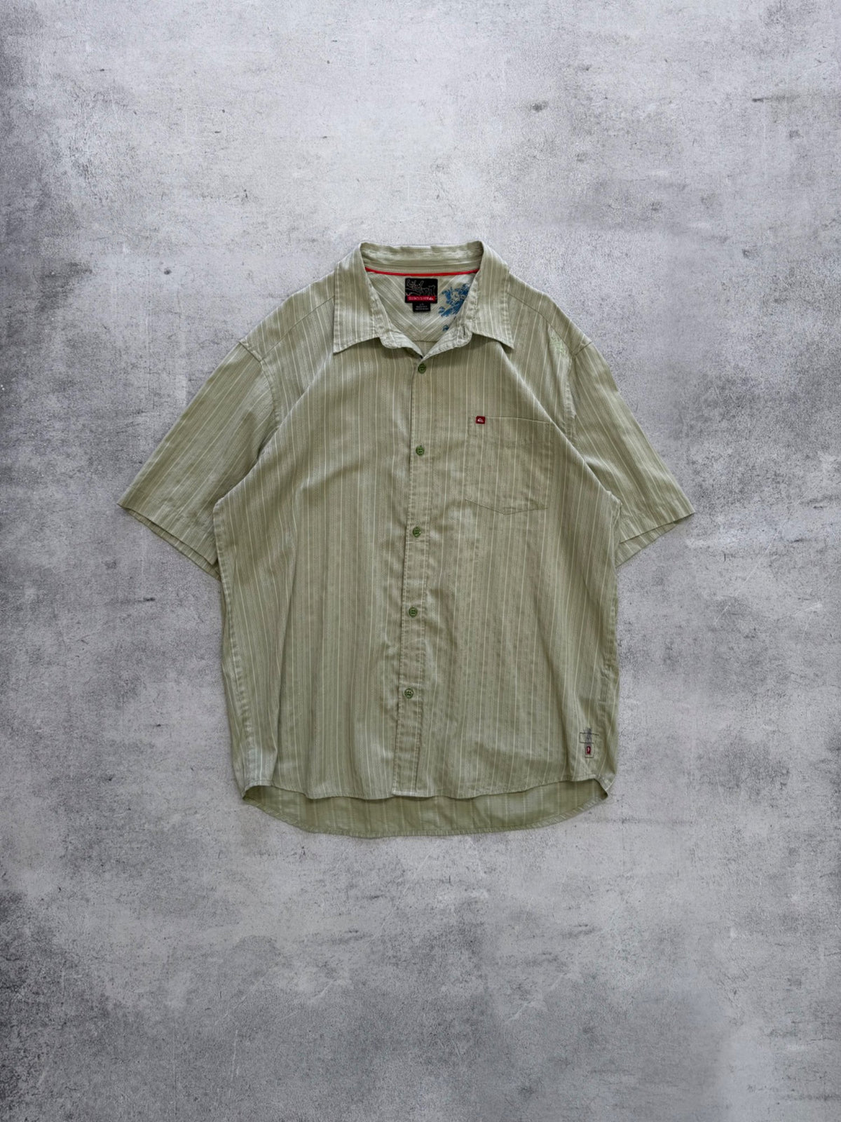 Vintage Quiksilver Short Sleeve Shirt - L