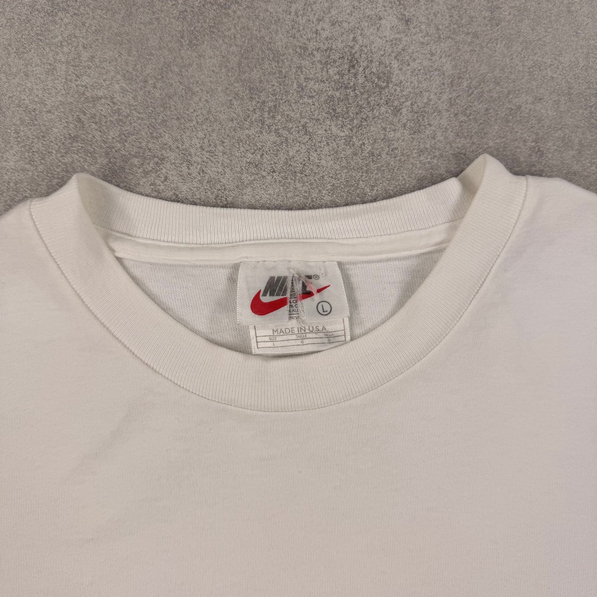 Nike Town Chicago T-shirt - L
