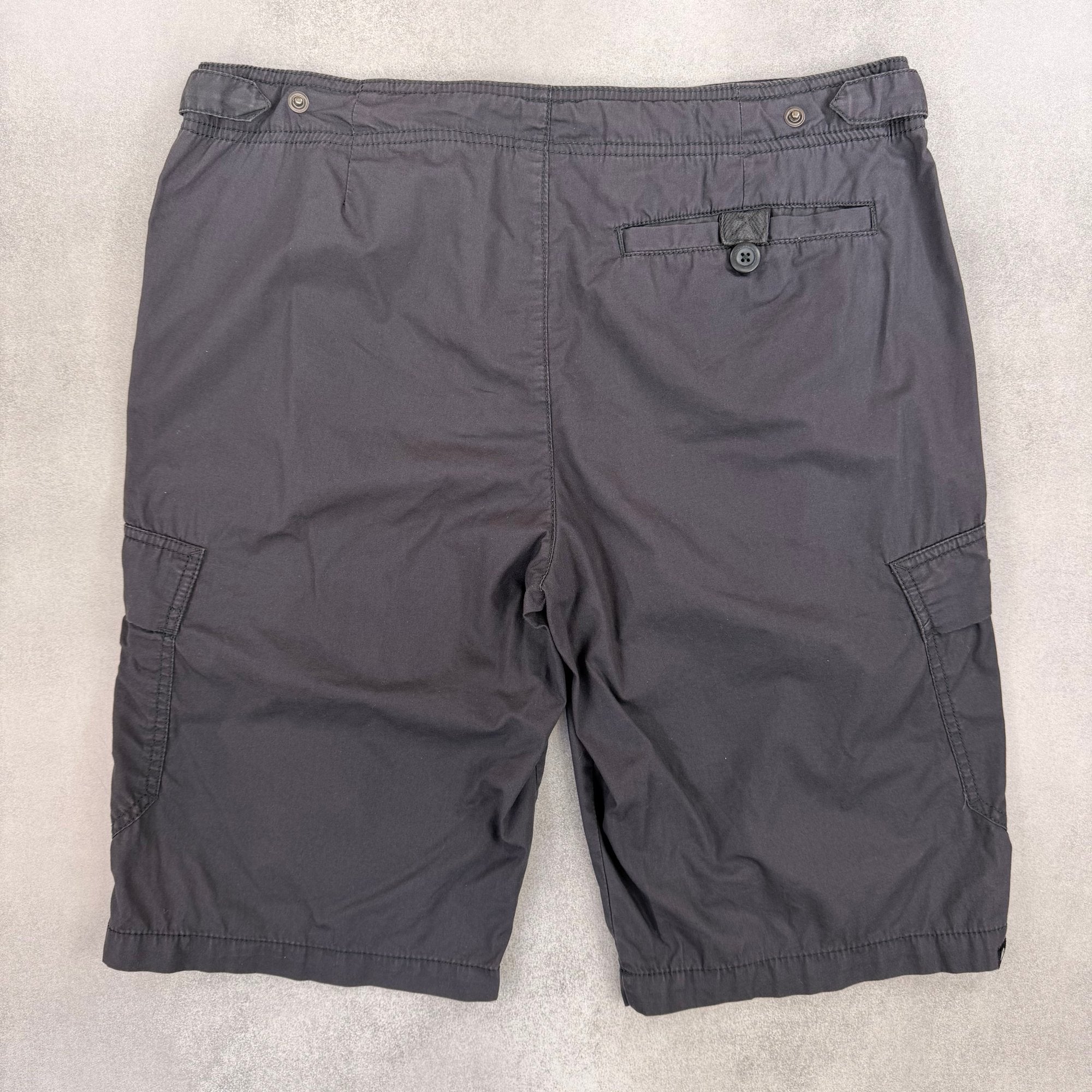 Nike Cargo Shorts - M