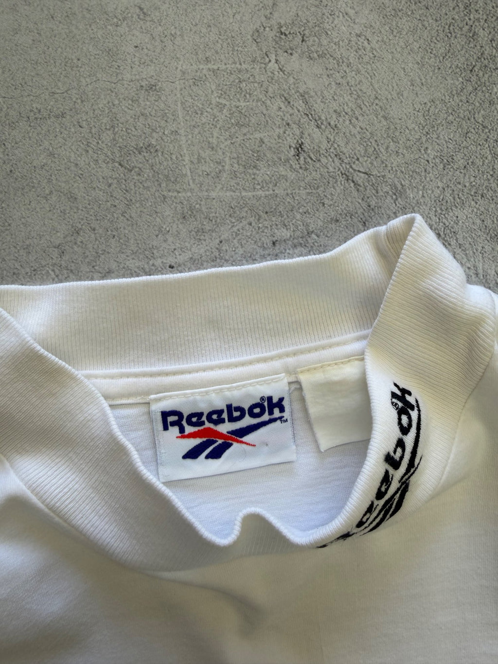 Vintage Reebok White Long Sleeve T-shirt - L