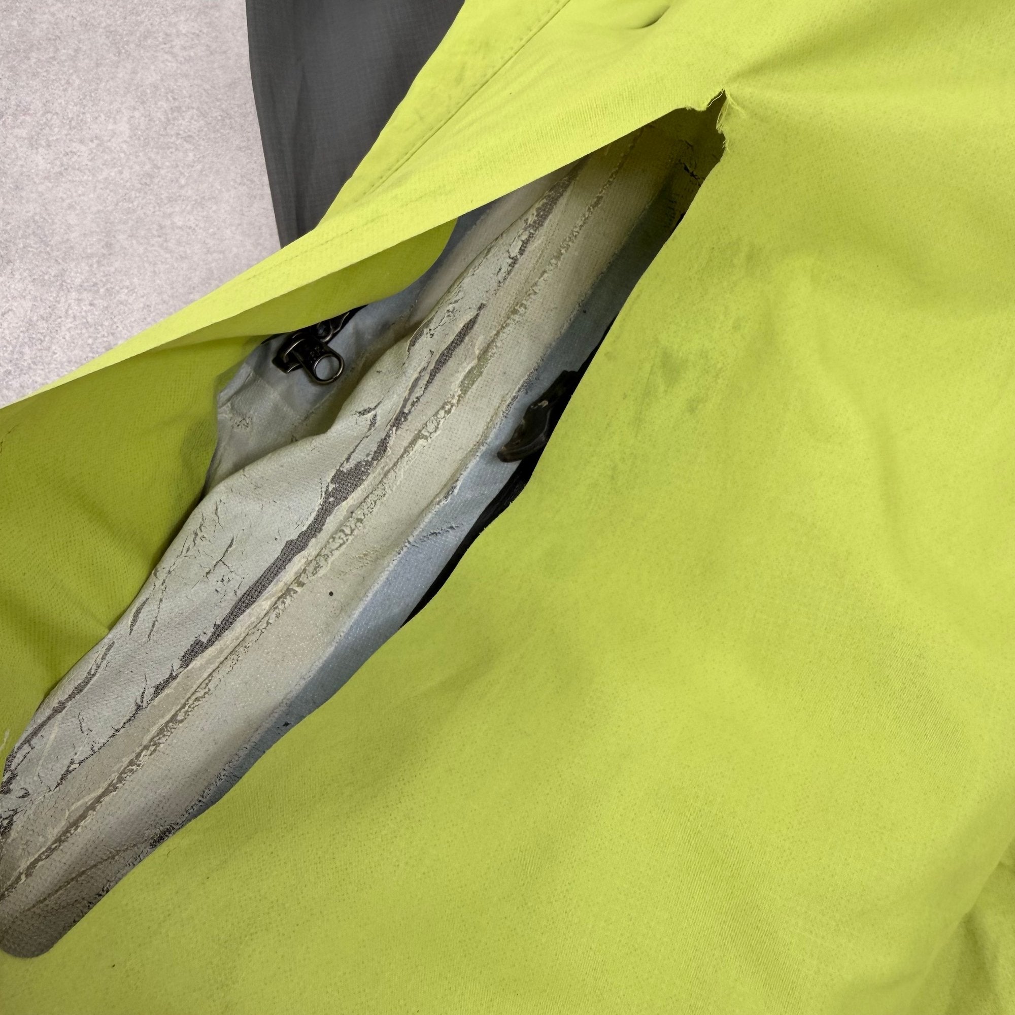 Arc'teryx Men's Rain Jacket - M