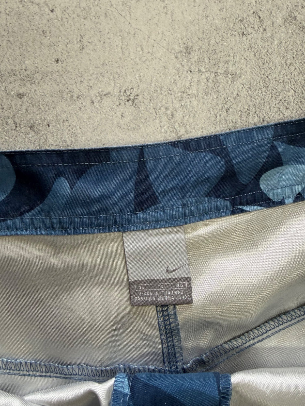 Nike Floral Pattern Boardshorts - W38