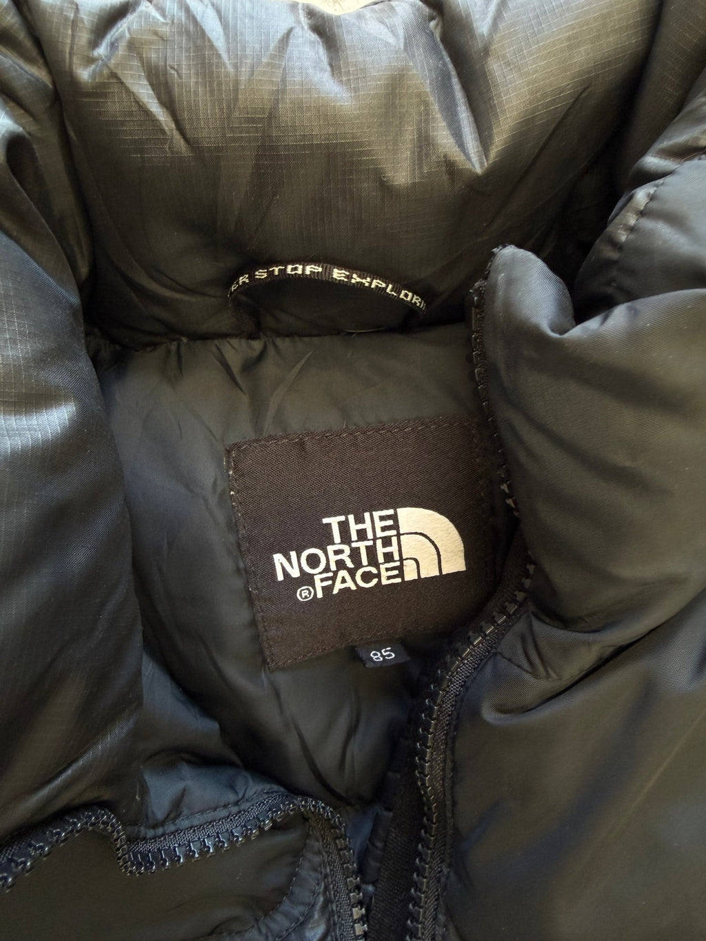 Women's North Face 700 Black Puffer Vest - M