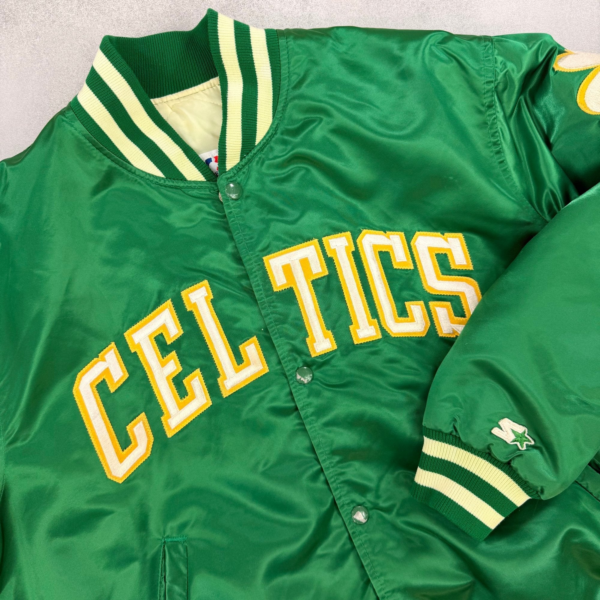Starter Celtics NBA Jacket - L