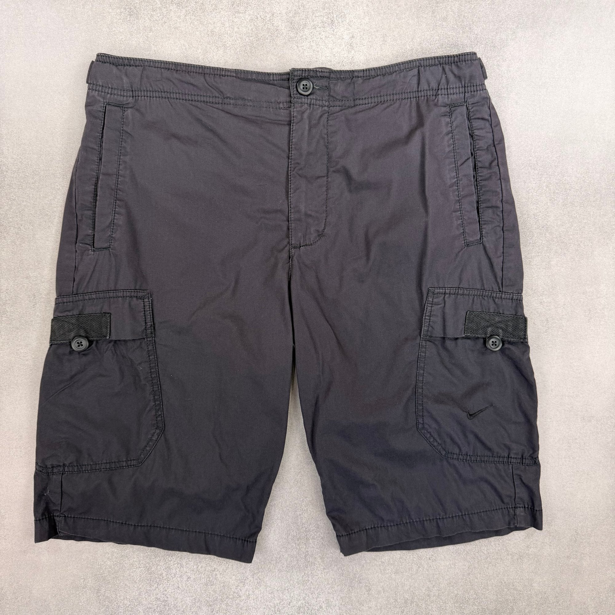 Nike Cargo Shorts - M