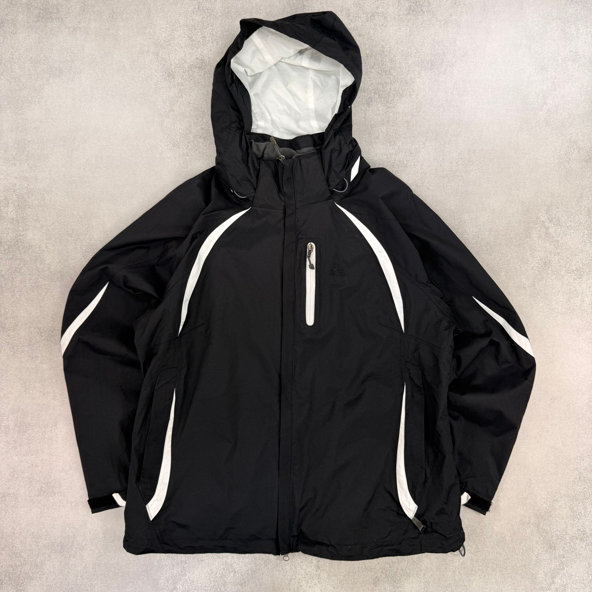 Nike ACG Outdoor Jacket - L