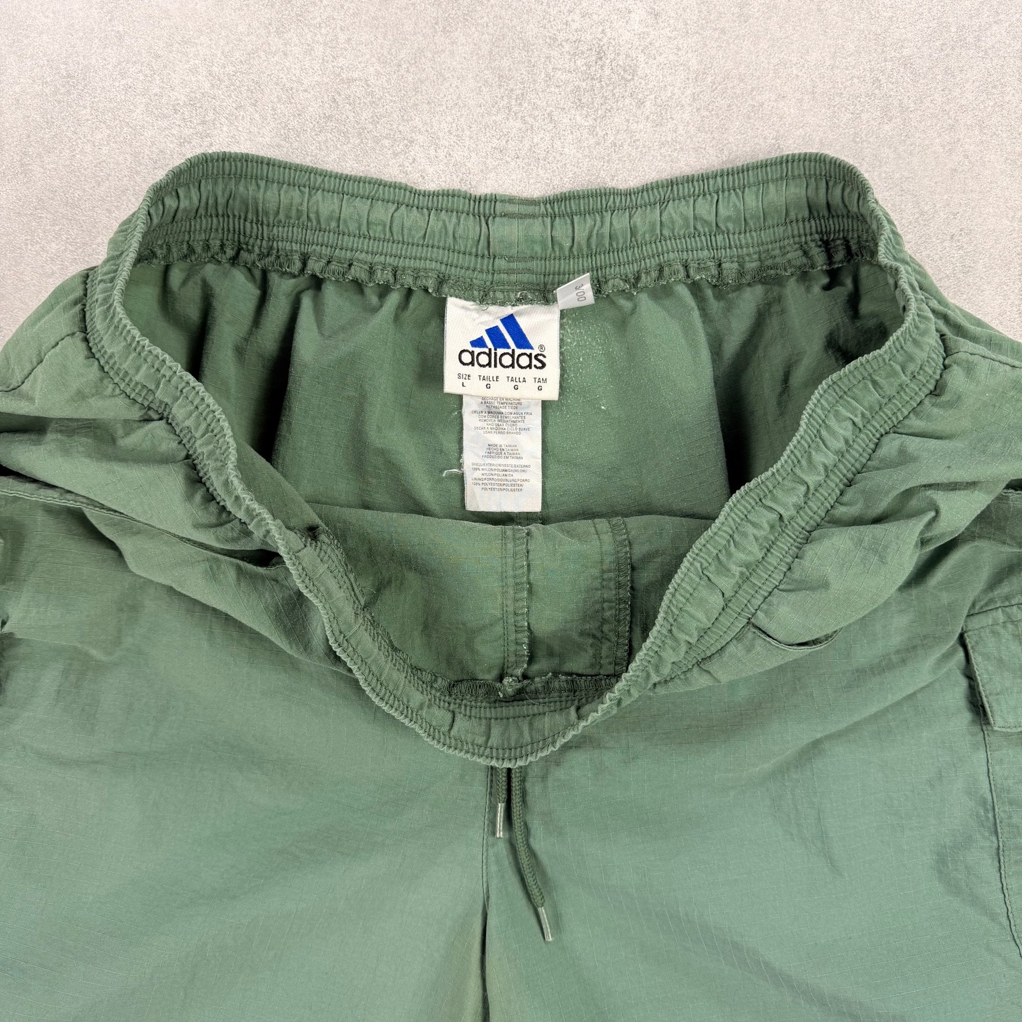 Adidas Cargo Shorts - L