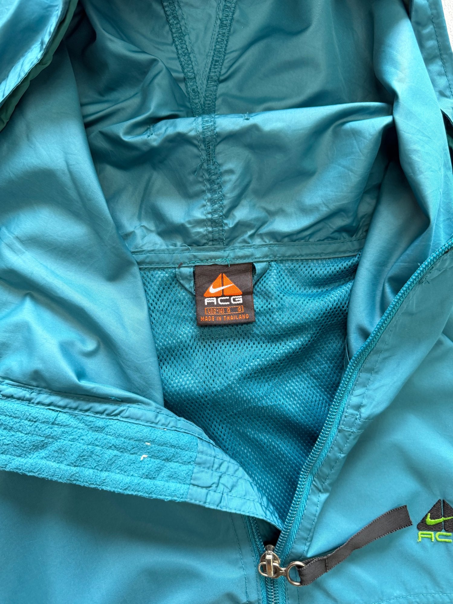 Nike ACG Windbreaker Jacket - L