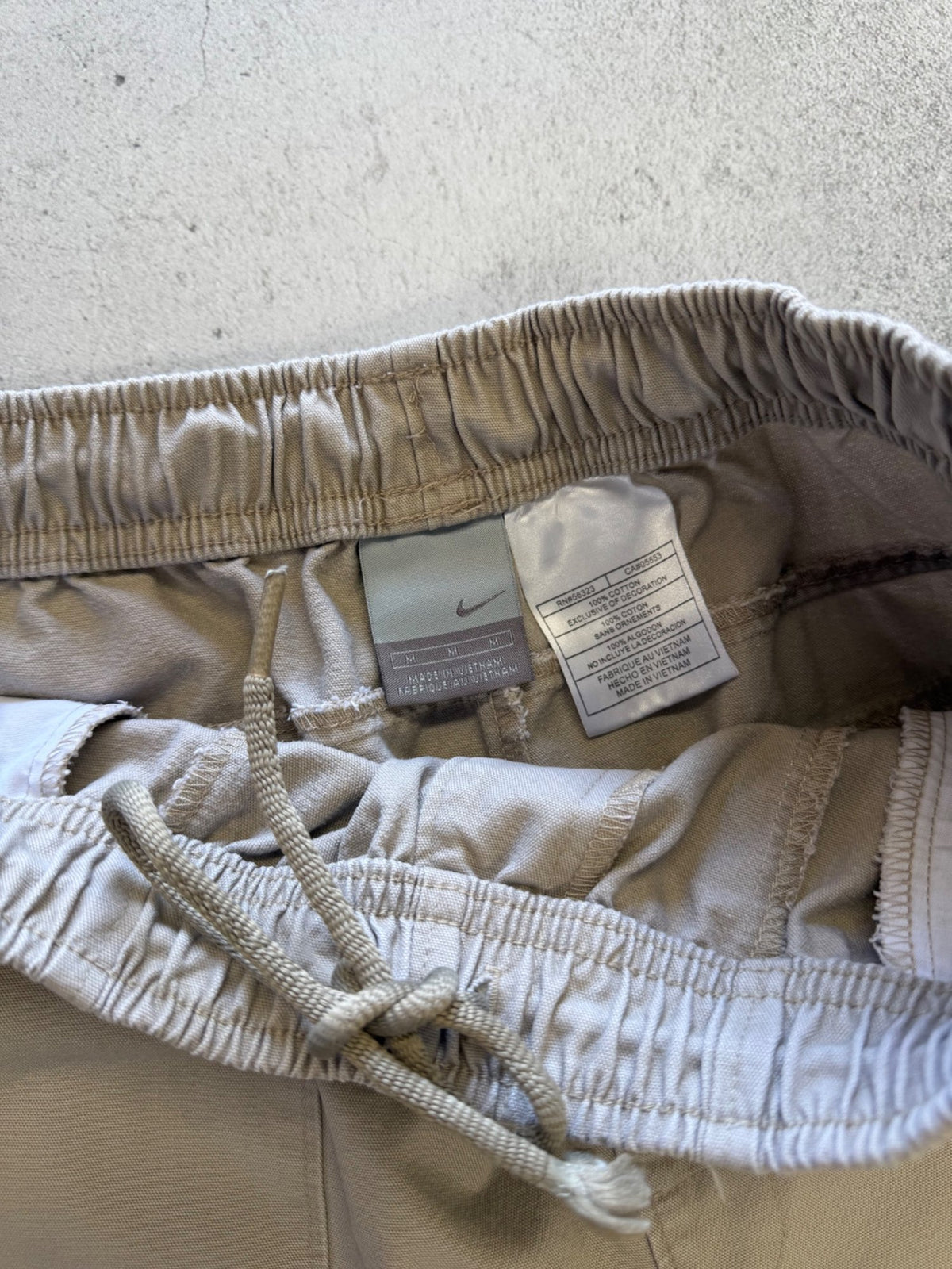 Nike Cargo Shorts - M