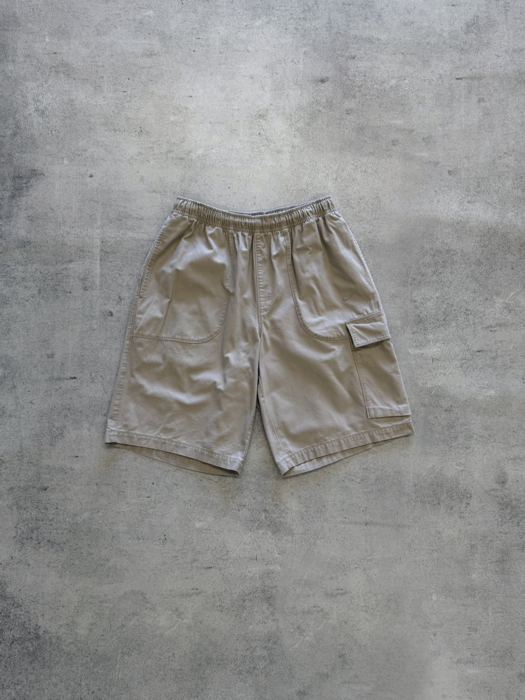 Nike Cargo Shorts - M