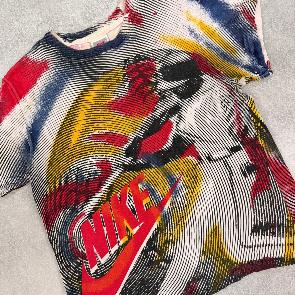 Nike Graphic T-Shirt - S
